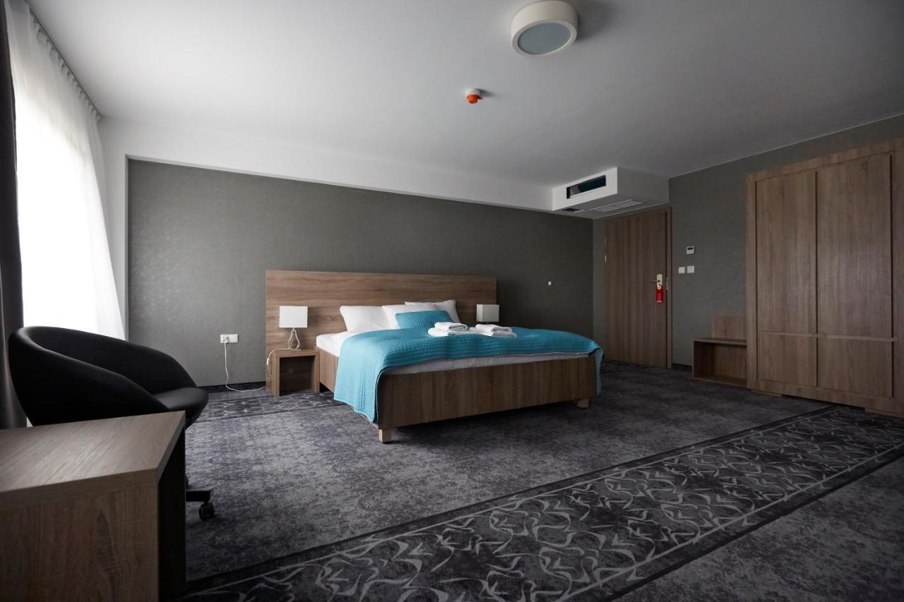 Hotel Porto Radomsko Exteriör bild