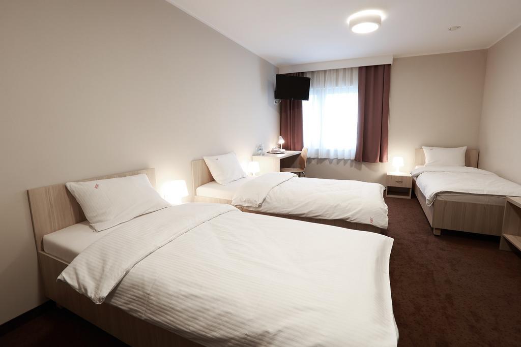 Hotel Porto Radomsko Exteriör bild
