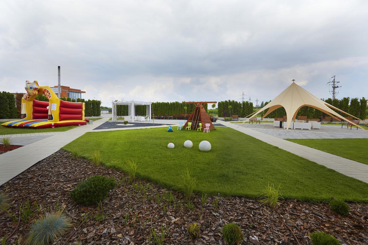 Hotel Porto Radomsko Exteriör bild