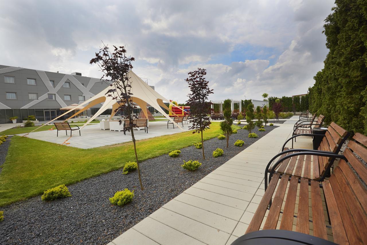 Hotel Porto Radomsko Exteriör bild